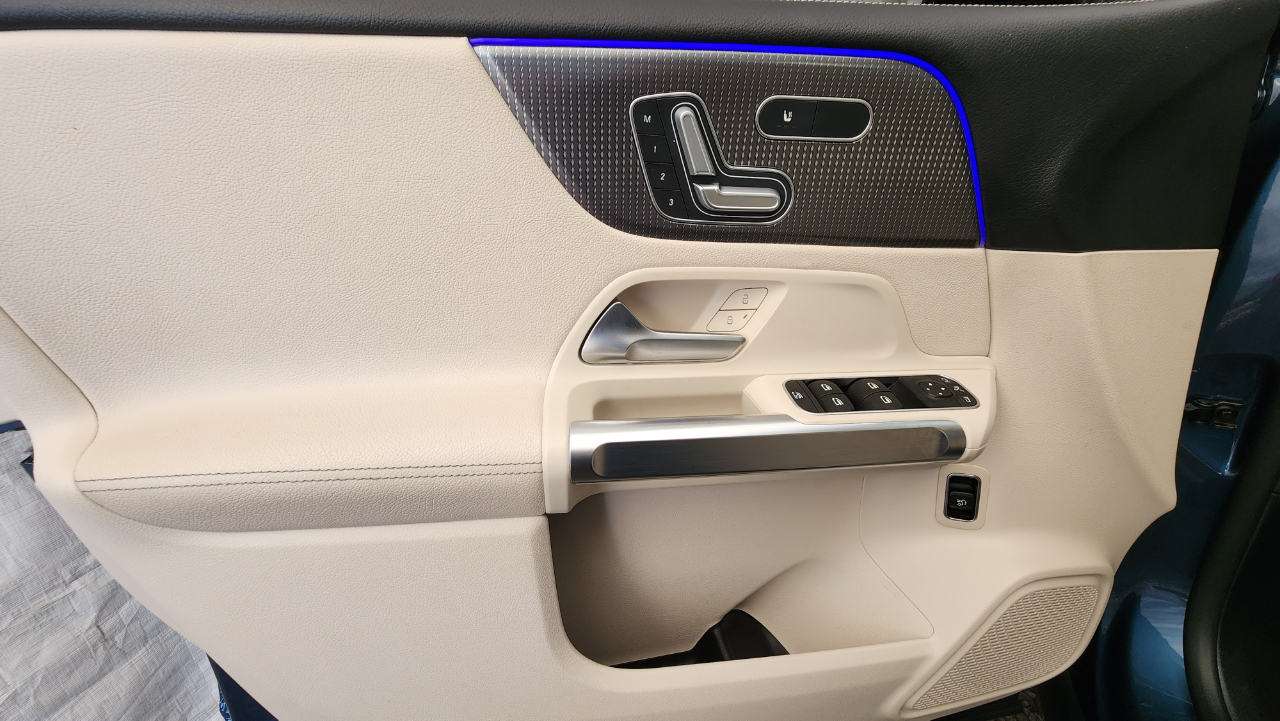 Mercedes-Benz GLB  2021