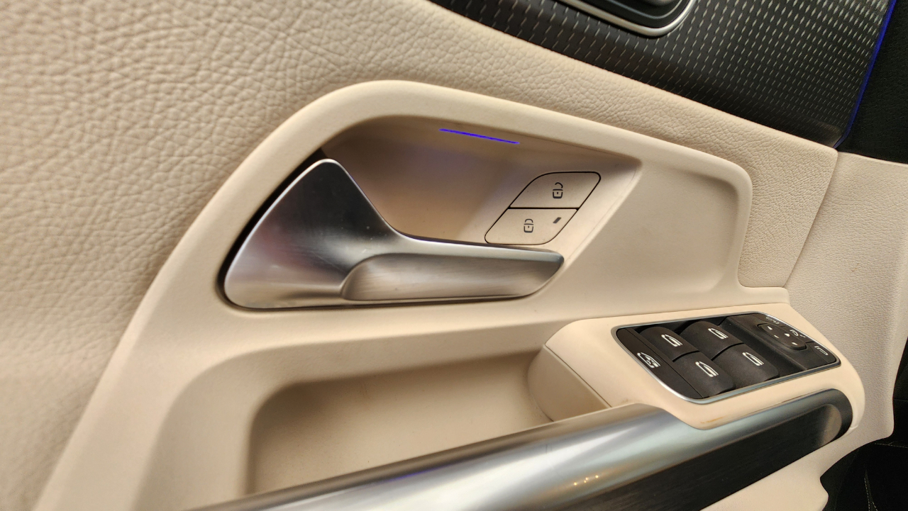 Mercedes-Benz GLB  2021