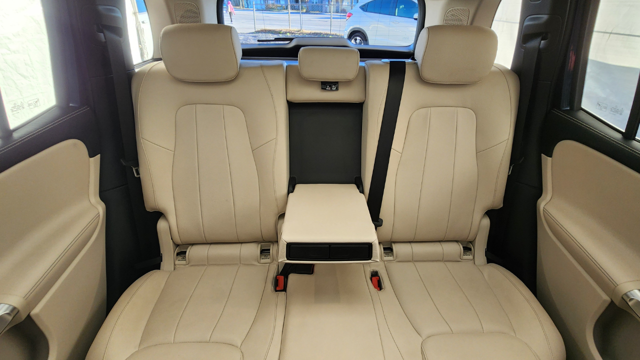 Mercedes-Benz GLB  2021