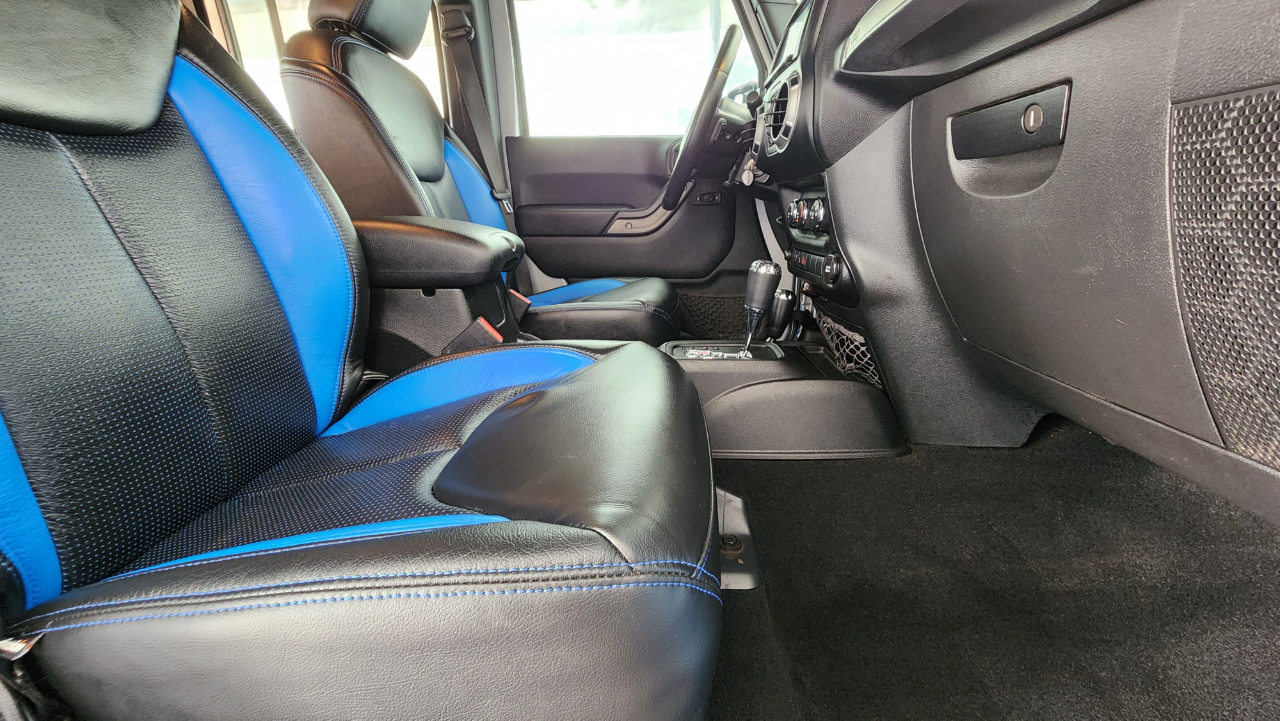 Jeep Wrangler Unlimited  2013