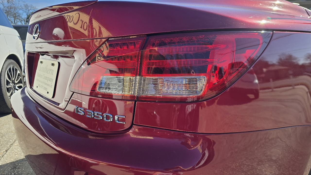Lexus IS 350C  2010