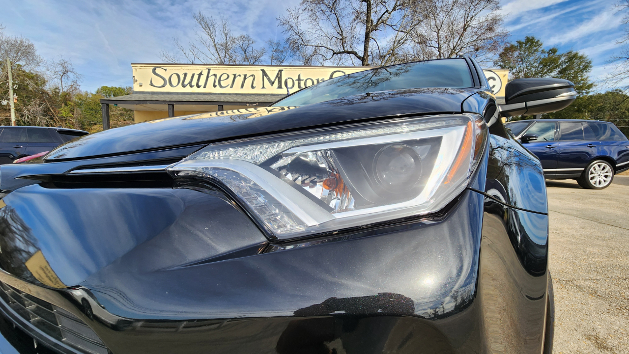 Toyota RAV4 Hybrid XLE 2016