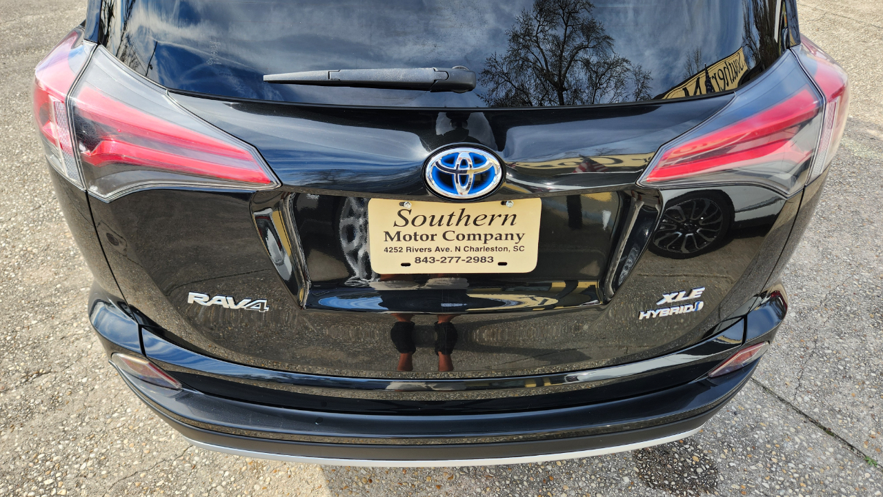 Toyota RAV4 Hybrid XLE 2016