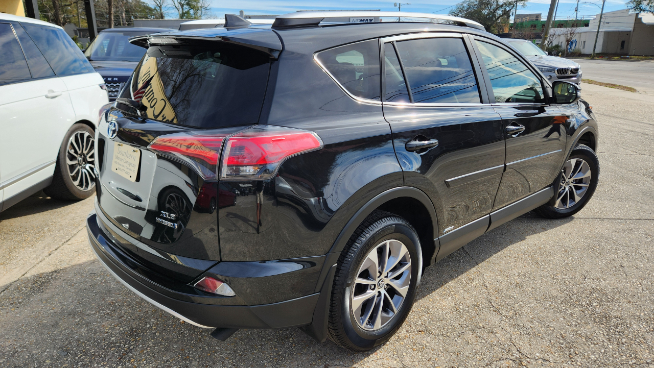 Toyota RAV4 Hybrid XLE 2016
