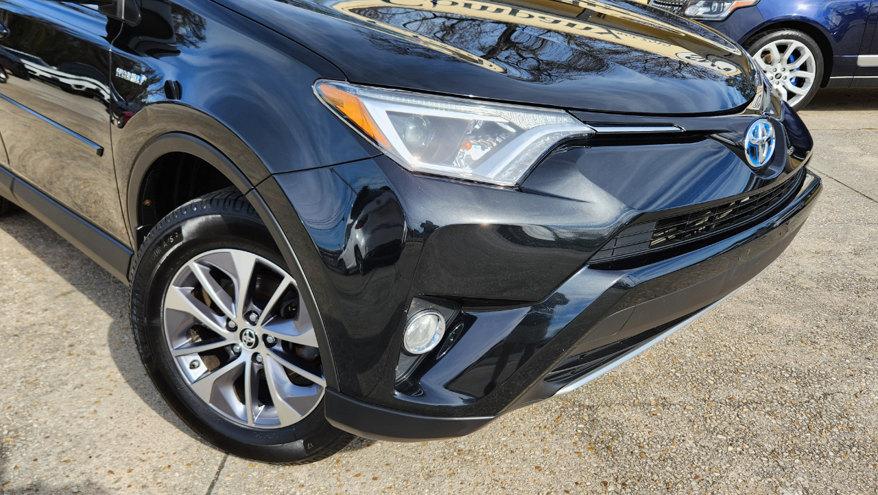 Toyota RAV4 Hybrid XLE 2016