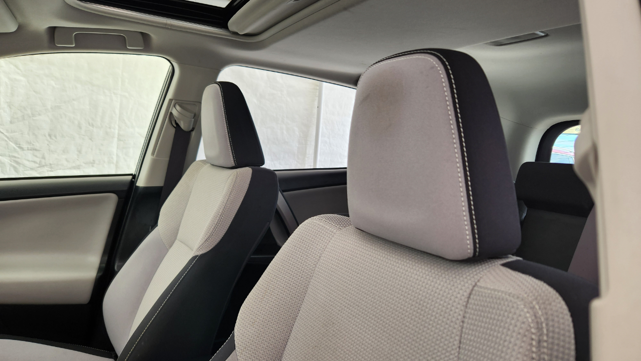 Toyota RAV4 Hybrid XLE 2016