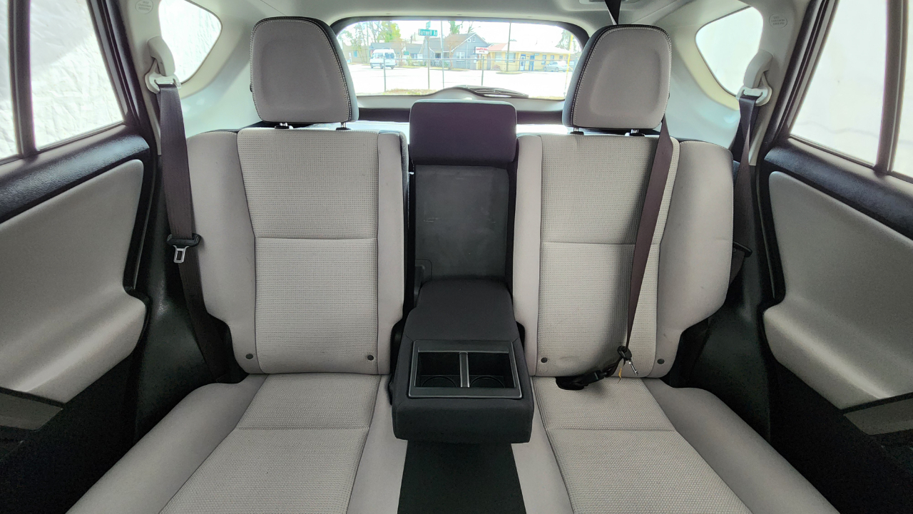 Toyota RAV4 Hybrid XLE 2016