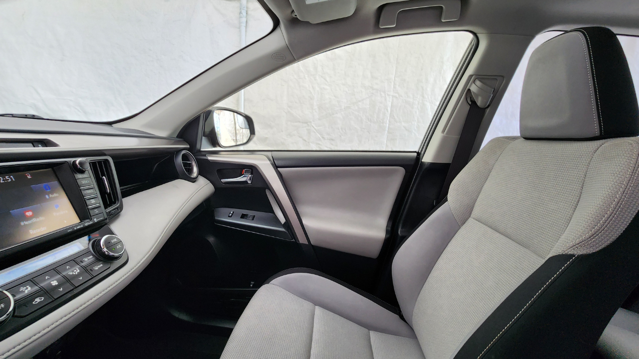 Toyota RAV4 Hybrid XLE 2016