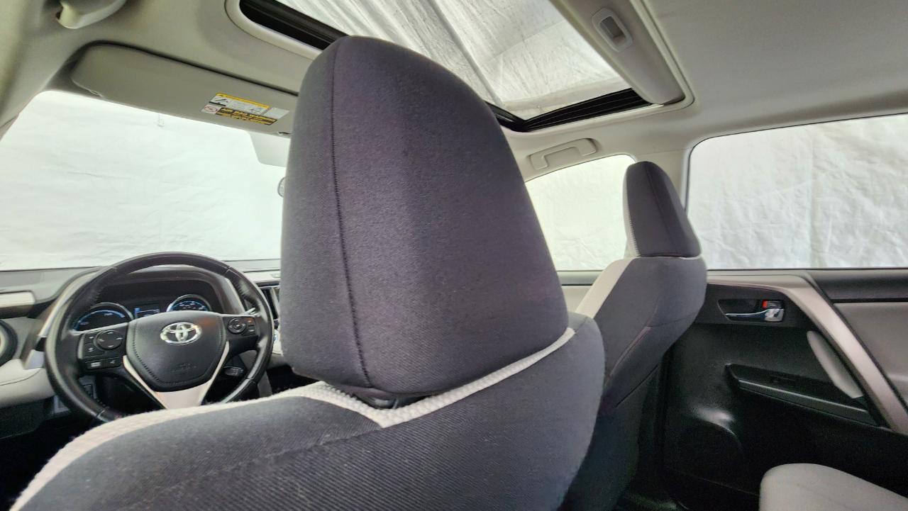 Toyota RAV4 Hybrid XLE 2016