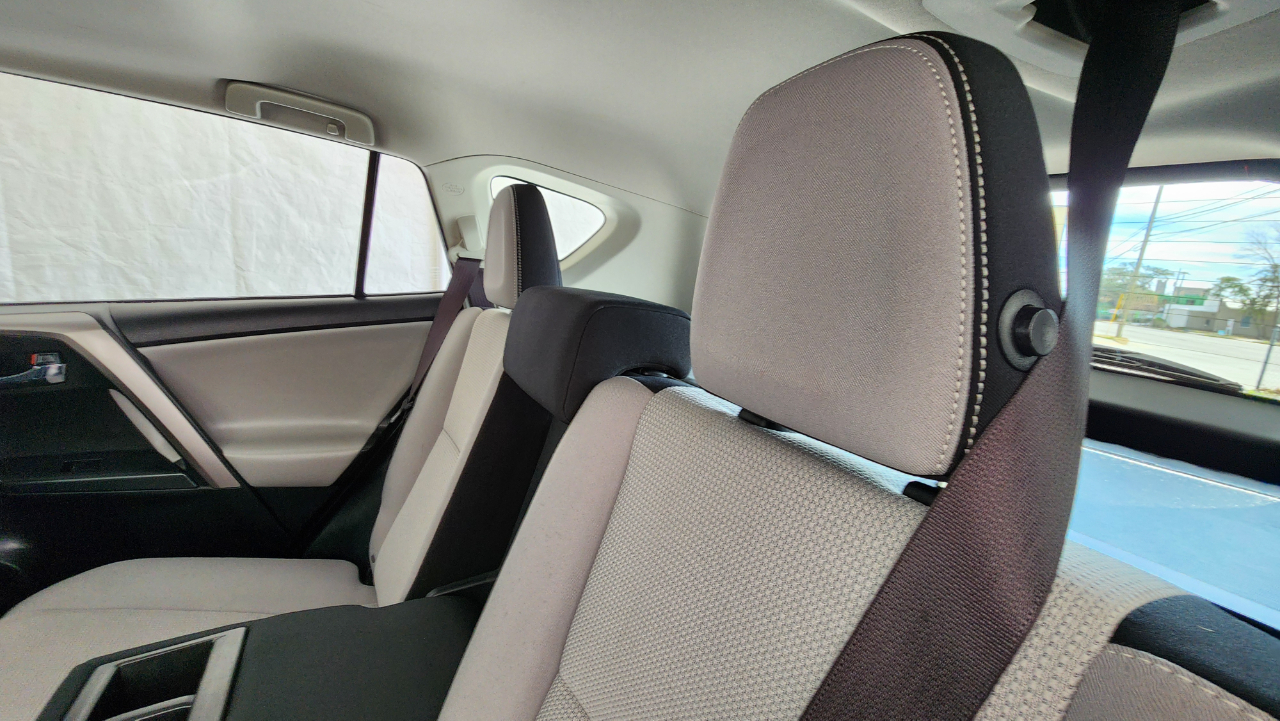 Toyota RAV4 Hybrid XLE 2016