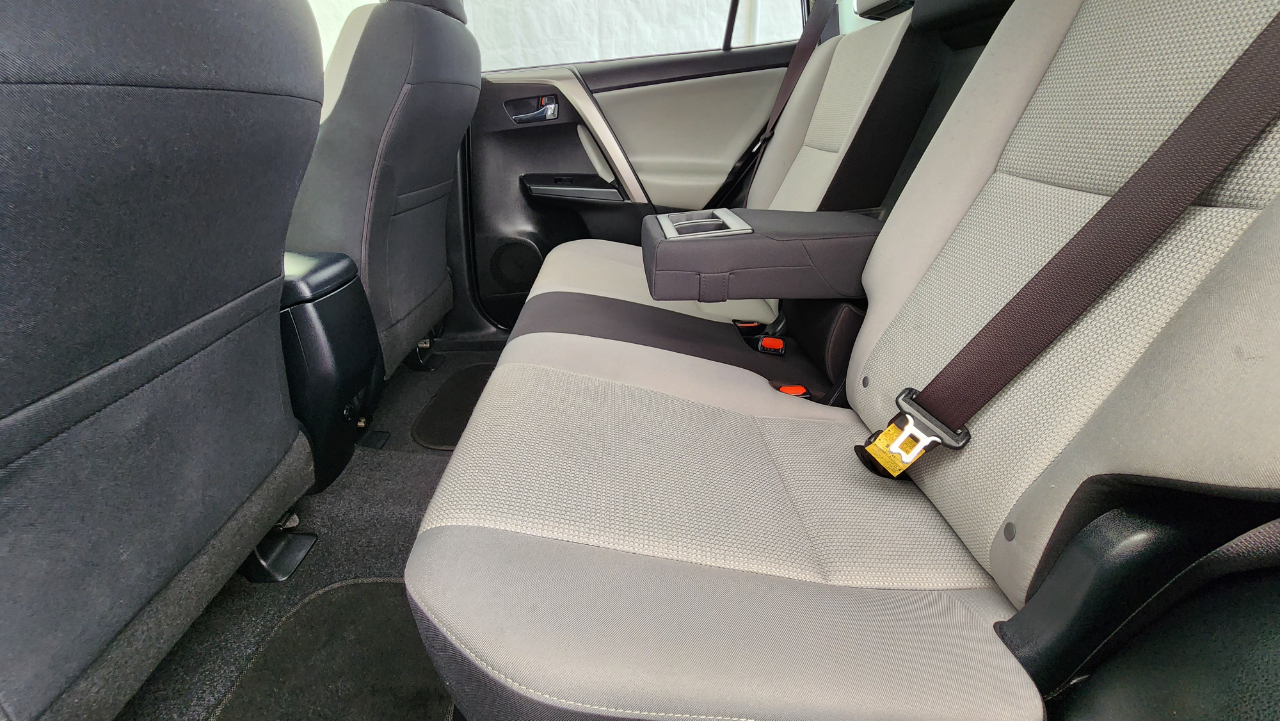 Toyota RAV4 Hybrid XLE 2016