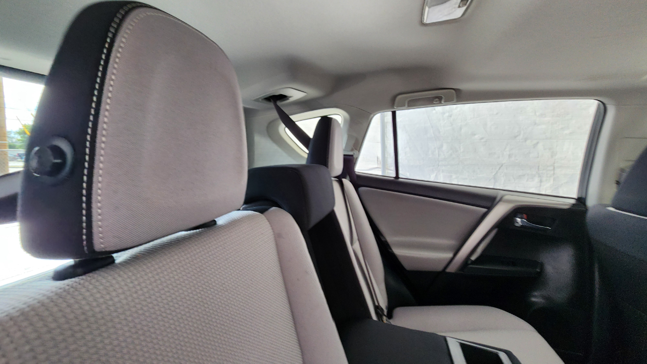 Toyota RAV4 Hybrid XLE 2016