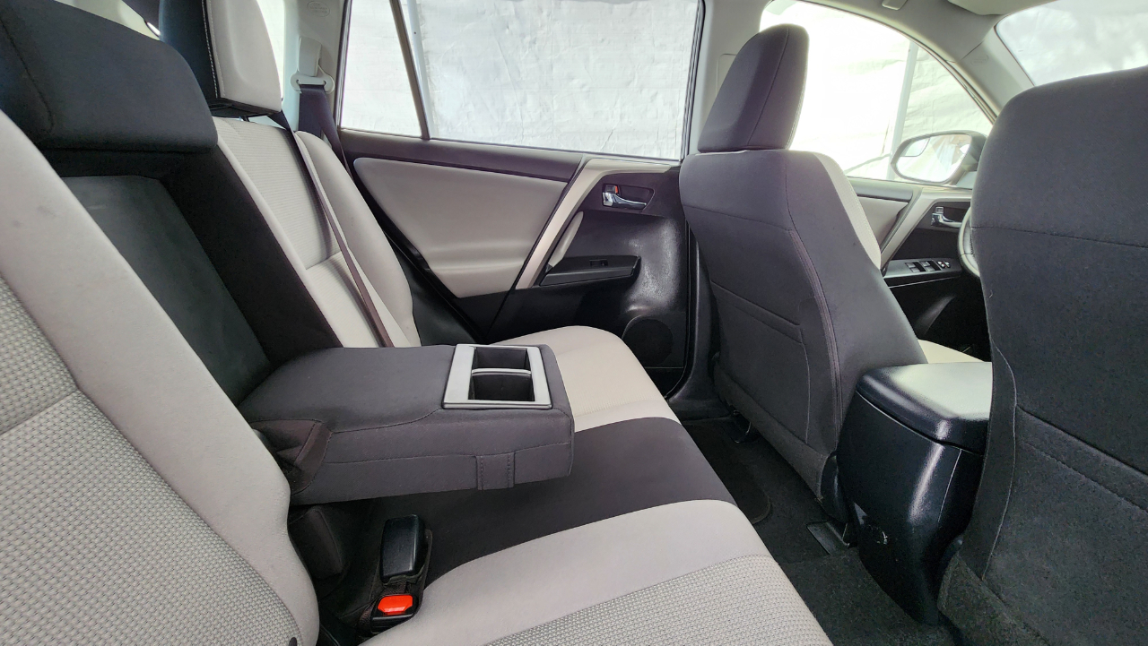 Toyota RAV4 Hybrid XLE 2016