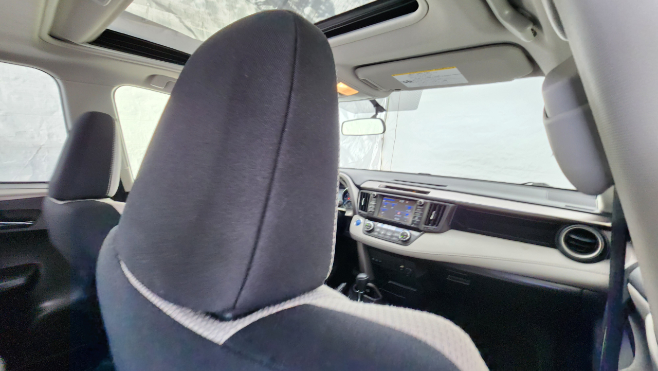 Toyota RAV4 Hybrid XLE 2016