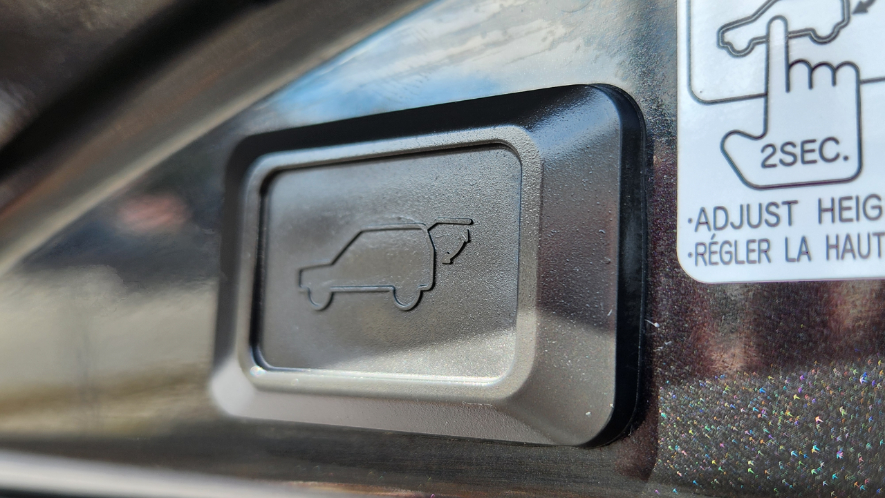 Toyota RAV4 Hybrid XLE 2016