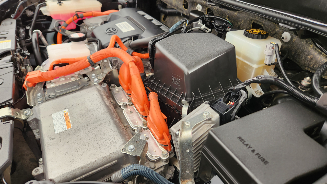 Toyota RAV4 Hybrid XLE 2016