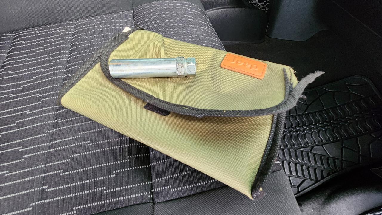 Jeep Wrangler 4WD 2dr Sport 2011