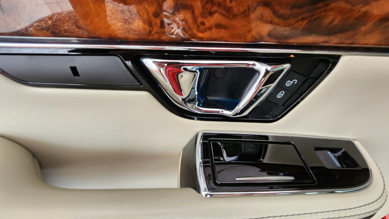 Jaguar XJ XJL Portfolio AWD 2018