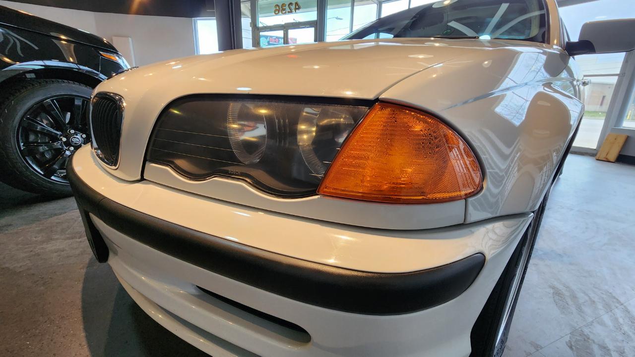 BMW 3 Series 323i 4dr Sdn 2000