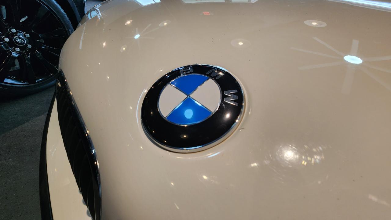 BMW 3 Series 323i 4dr Sdn 2000