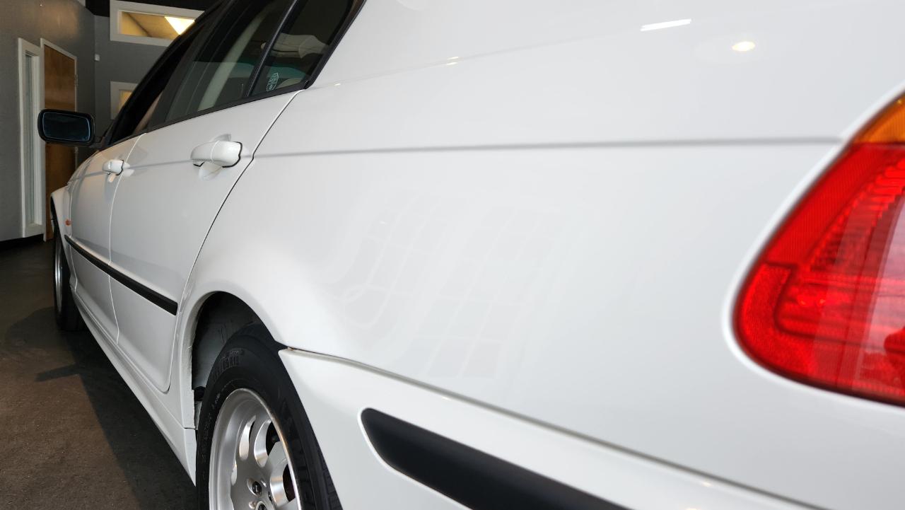 BMW 3 Series 323i 4dr Sdn 2000