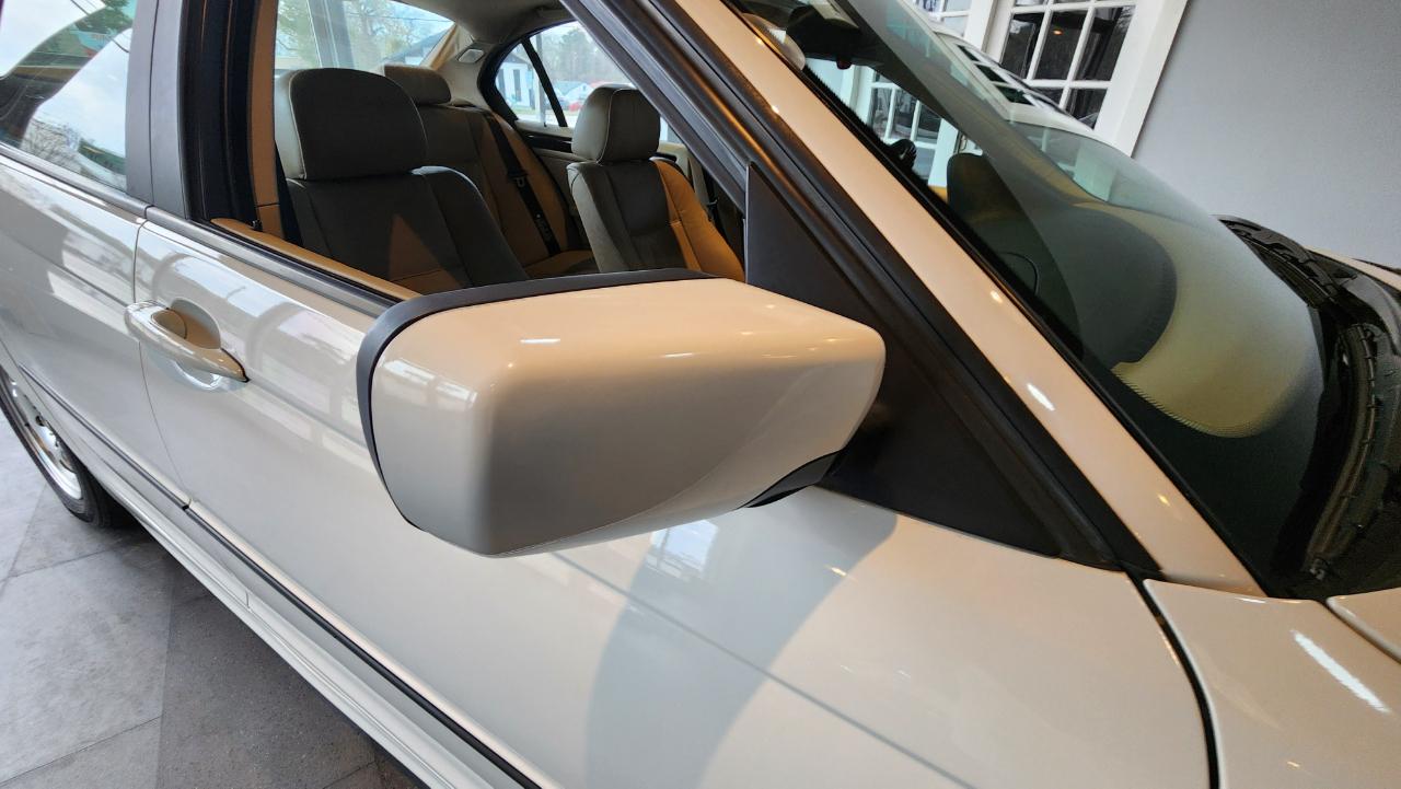 BMW 3 Series 323i 4dr Sdn 2000