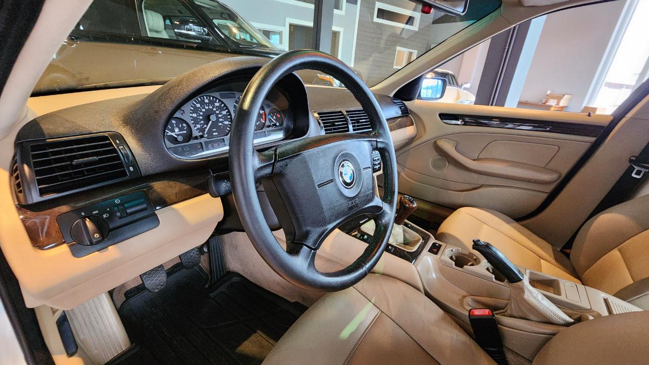 BMW 3 Series 323i 4dr Sdn 2000