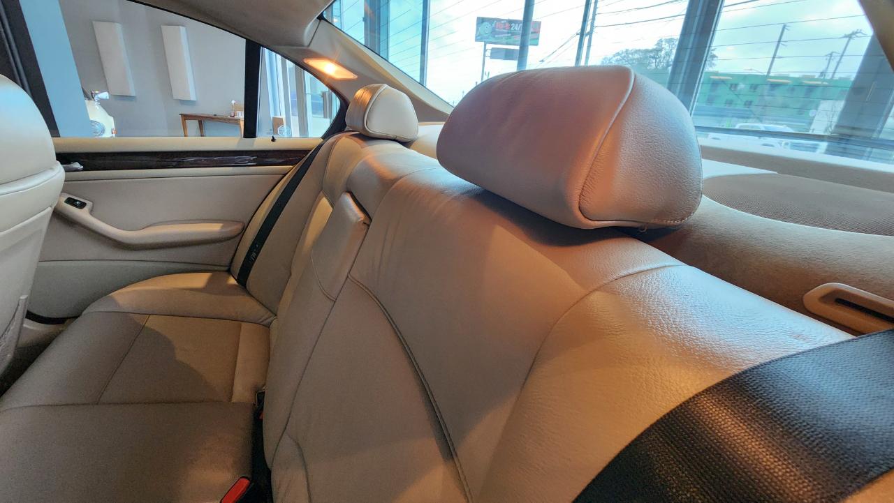 BMW 3 Series 323i 4dr Sdn 2000