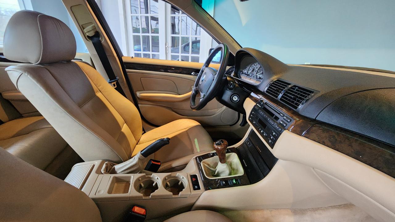 BMW 3 Series 323i 4dr Sdn 2000