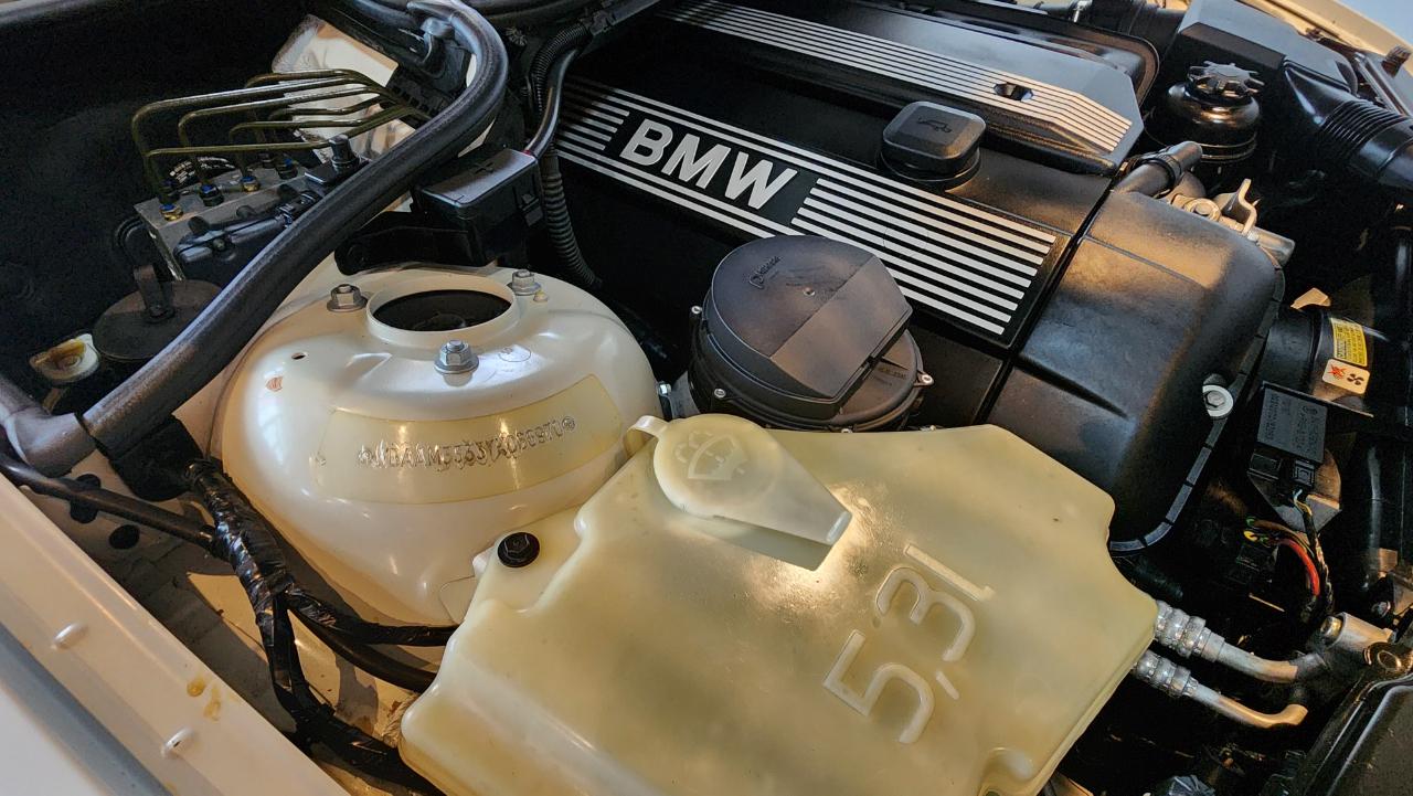 BMW 3 Series 323i 4dr Sdn 2000