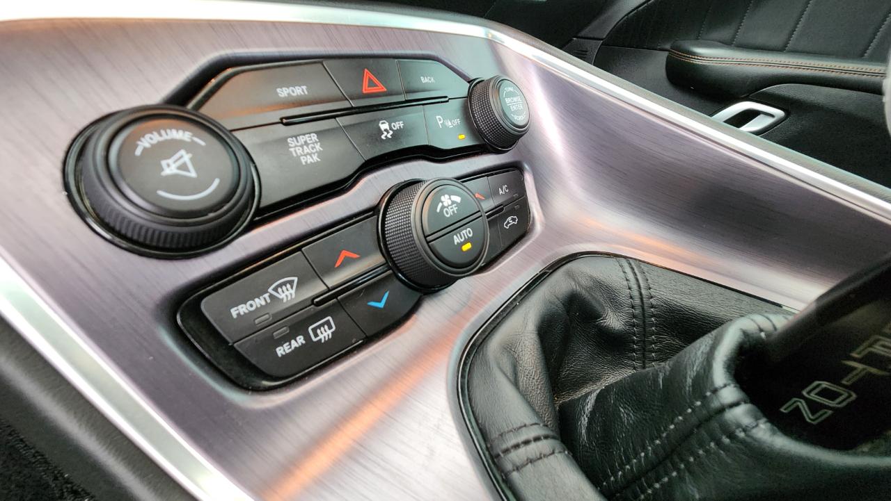 Dodge Challenger  2016