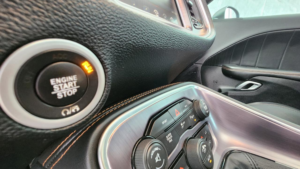 Dodge Challenger  2016