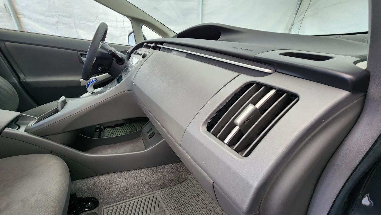 Toyota Prius Two 2010