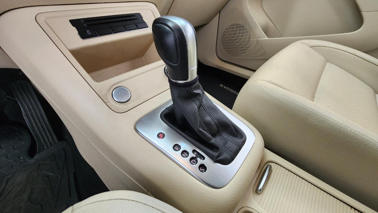 Volkswagen Tiguan S 2015