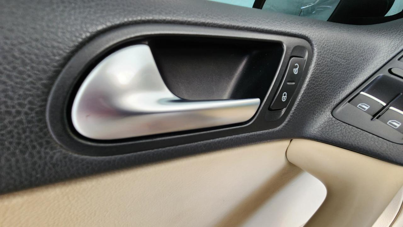 Volkswagen Tiguan S 2015