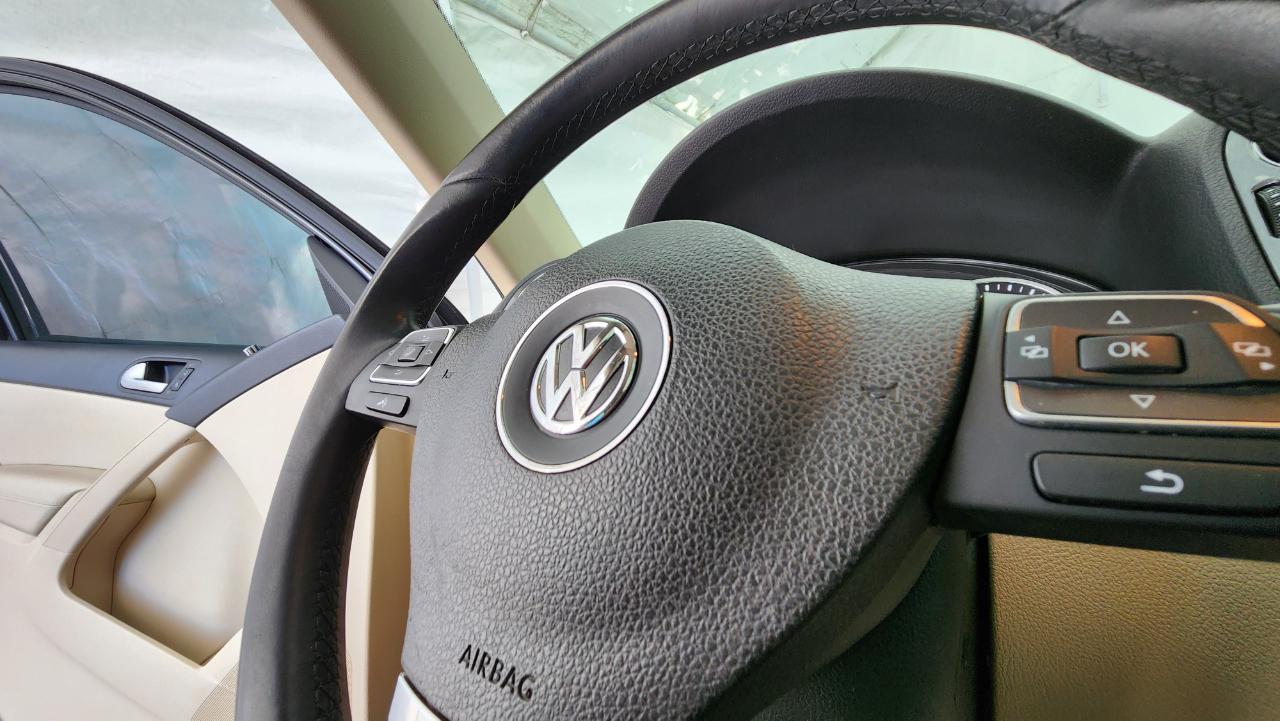 Volkswagen Tiguan S 2015