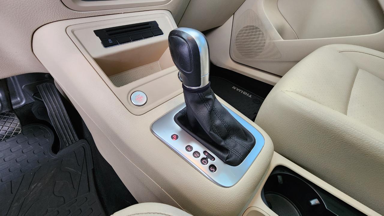 Volkswagen Tiguan S 2015