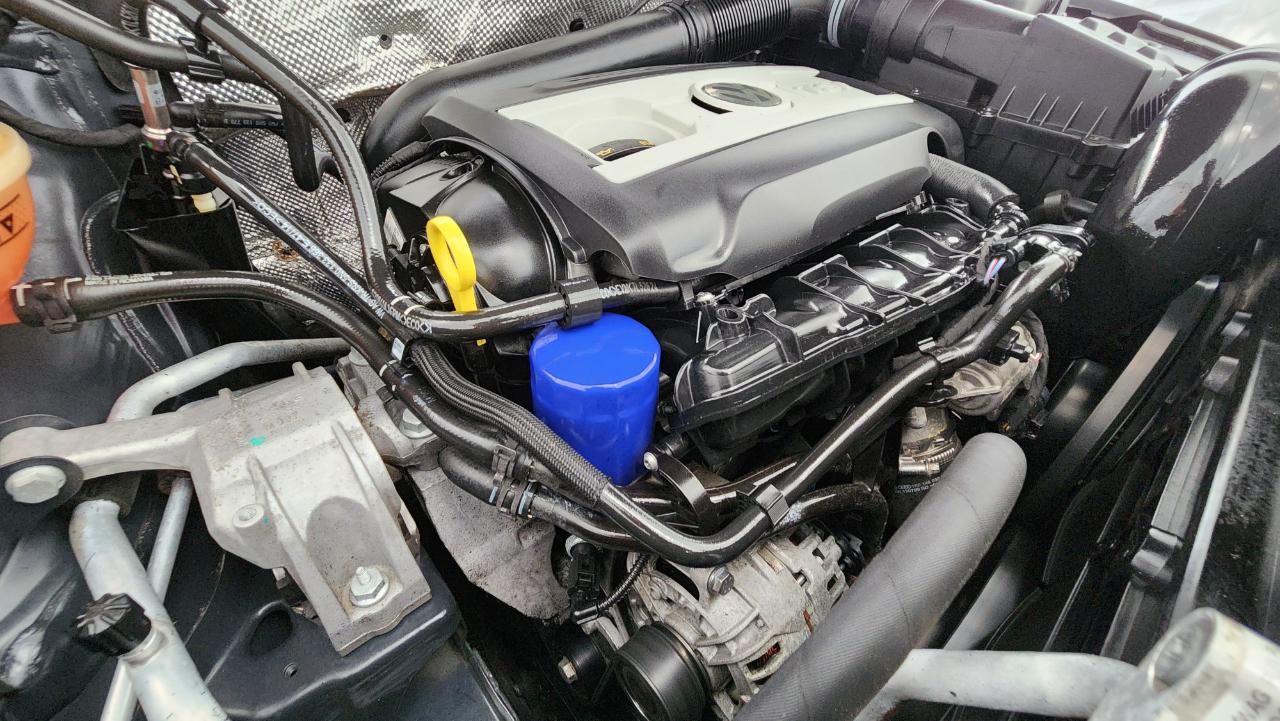 Volkswagen Tiguan S 2015