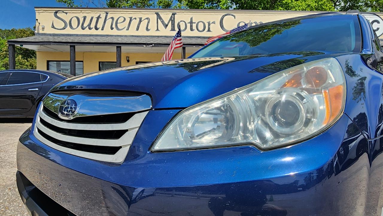 Subaru Outback 2.5i Premium 2011