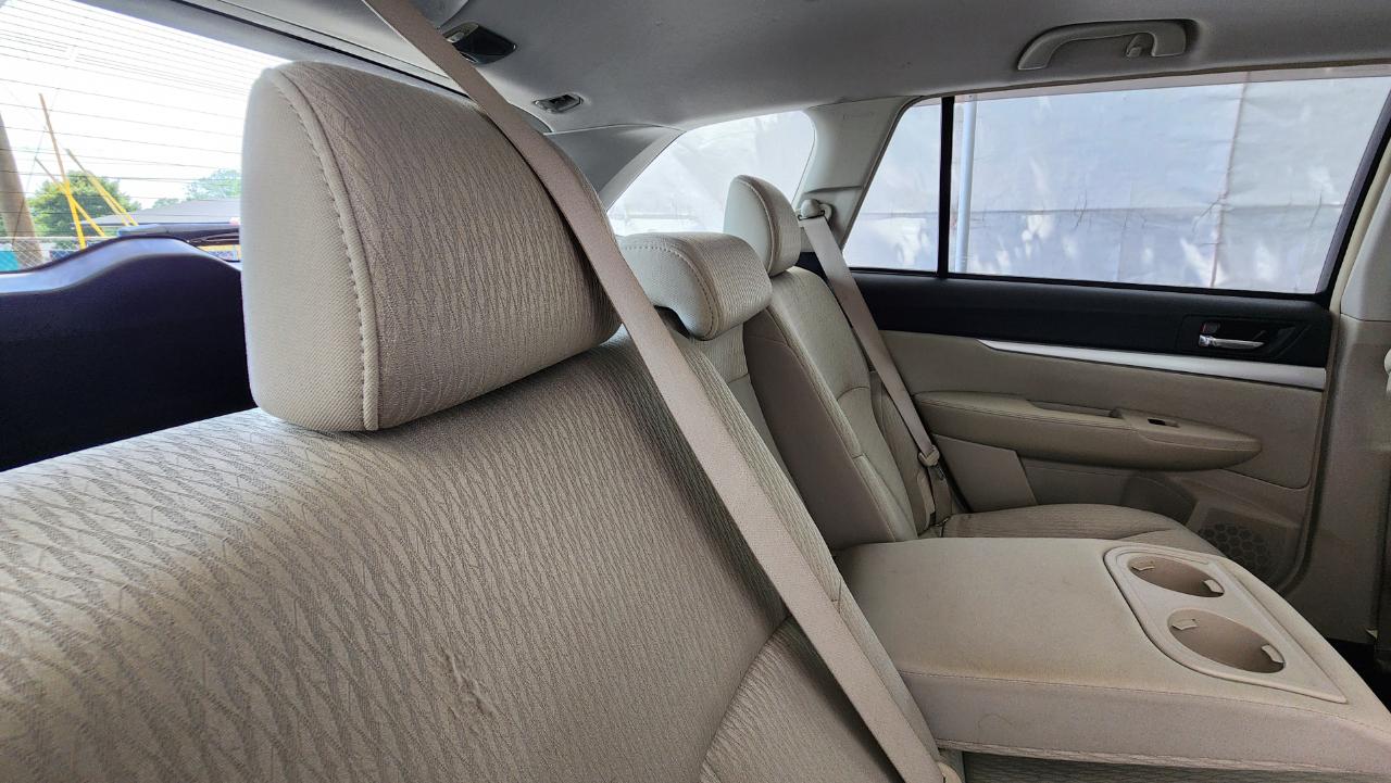 Subaru Outback 2.5i Premium 2011