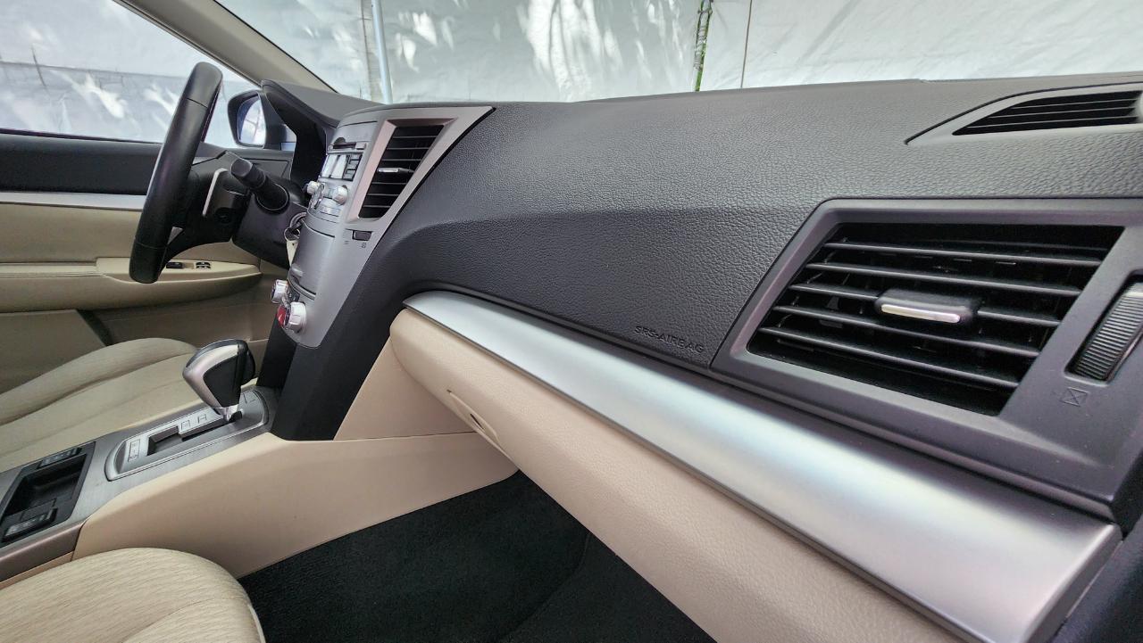 Subaru Outback 2.5i Premium 2011