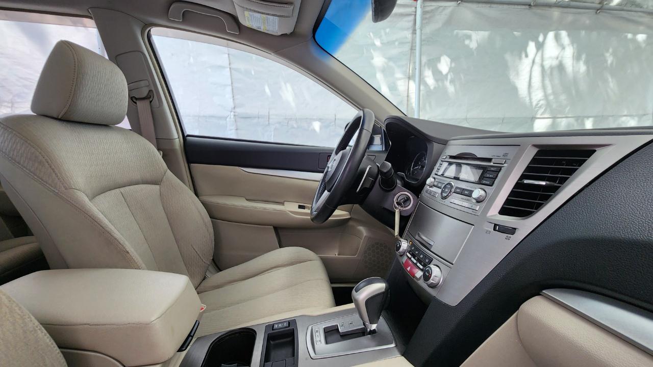Subaru Outback 2.5i Premium 2011