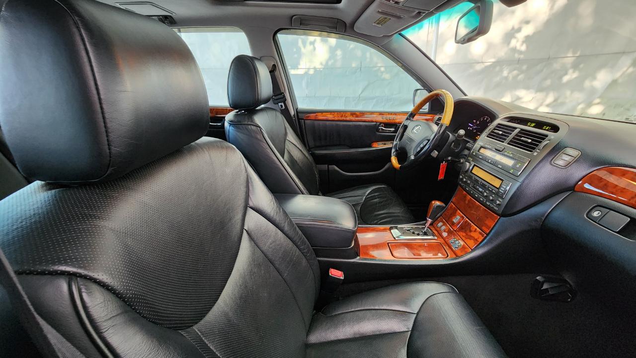 Lexus LS 430  2004