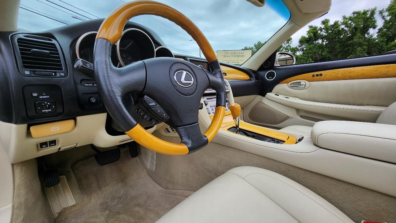 Lexus SC 430 2dr Convertible 2005