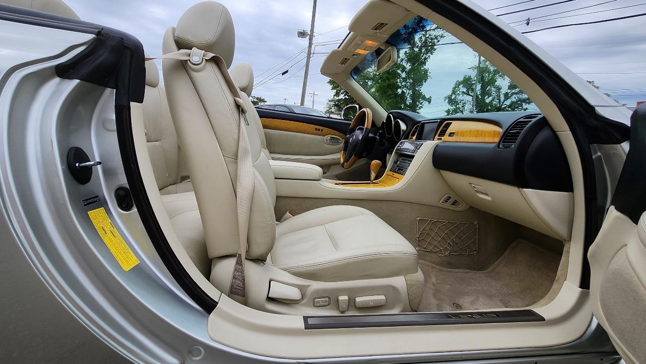 Lexus SC 430 2dr Convertible 2005