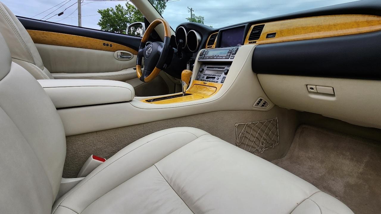 Lexus SC 430 2dr Convertible 2005