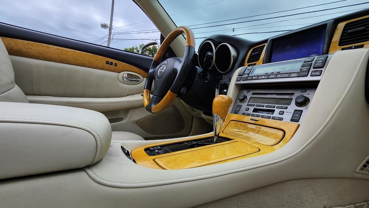 Lexus SC 430 2dr Convertible 2005