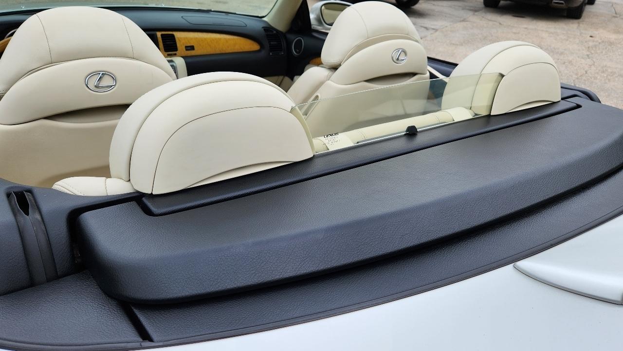 Lexus SC 430 2dr Convertible 2005
