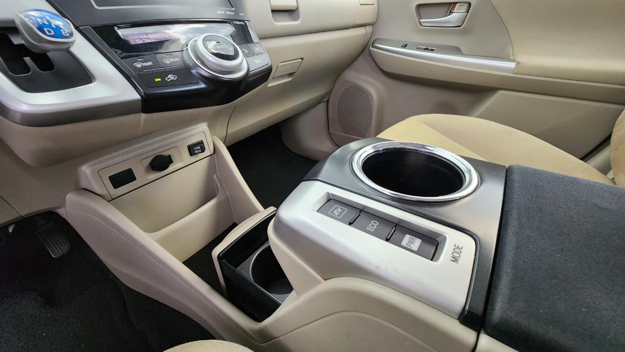 Toyota Prius V Three 2013