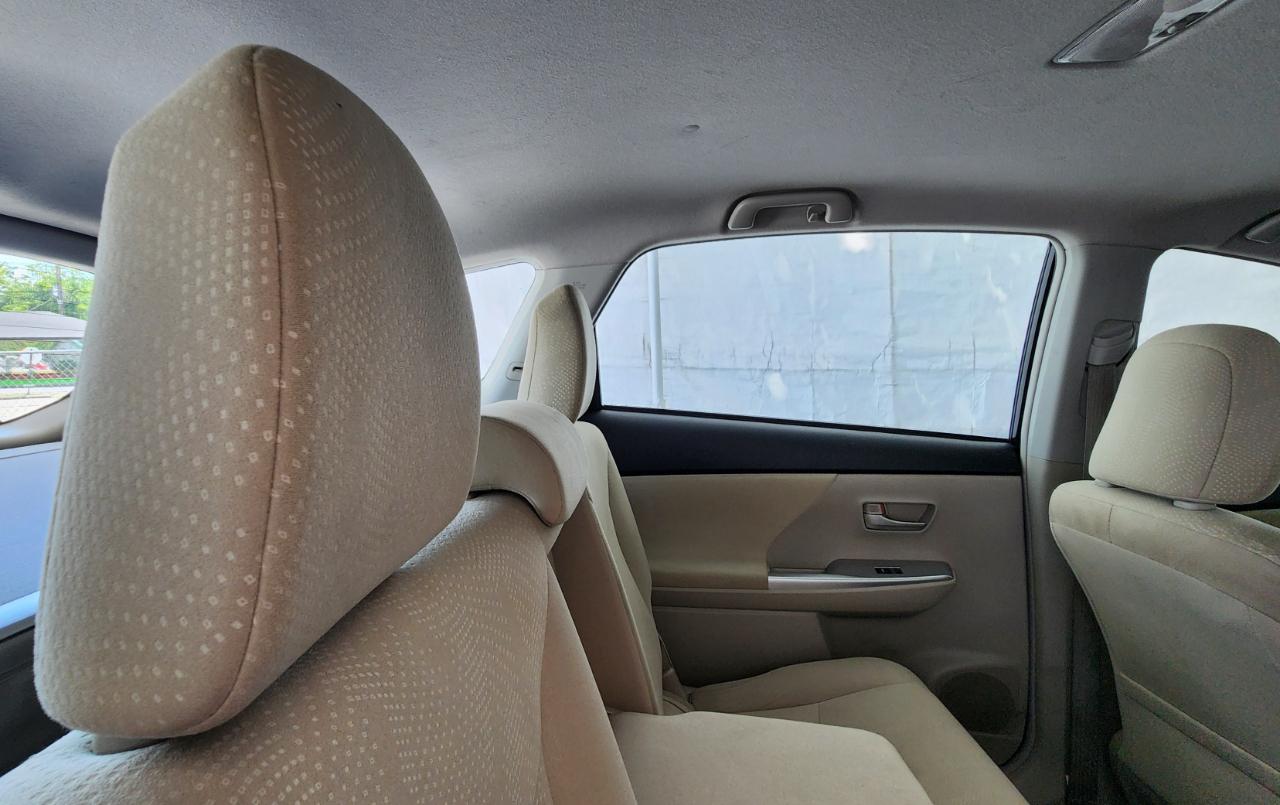 Toyota Prius V Three 2013
